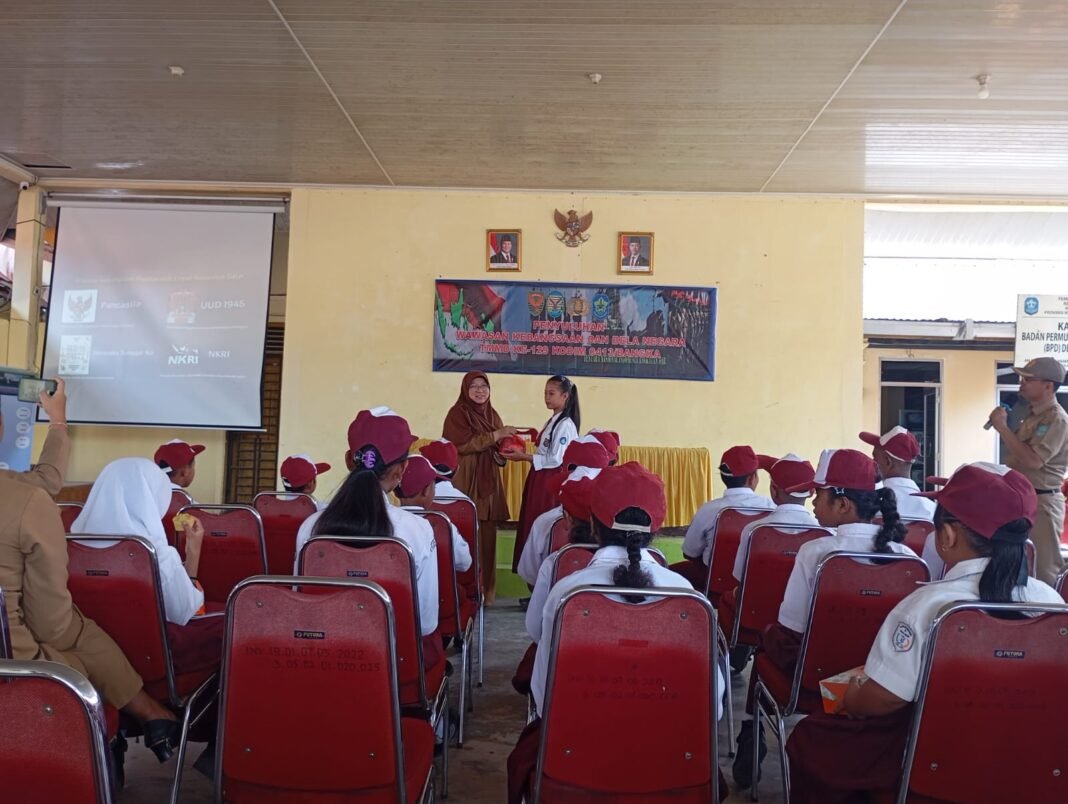 TMMD Ke-129 Kodim 0413/Bangka: Penyuluhan untuk Memperkuat Kebangsaan di Desa Deniang