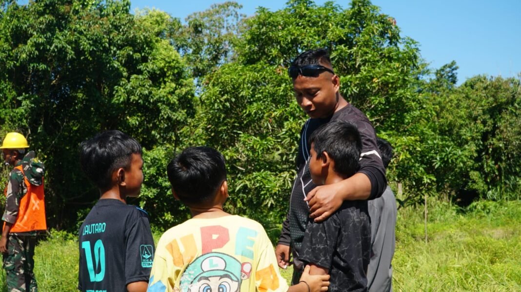 Komsos Satgas TMMD Ke-129 Dengan Anak-Anak Desa Bandaraya