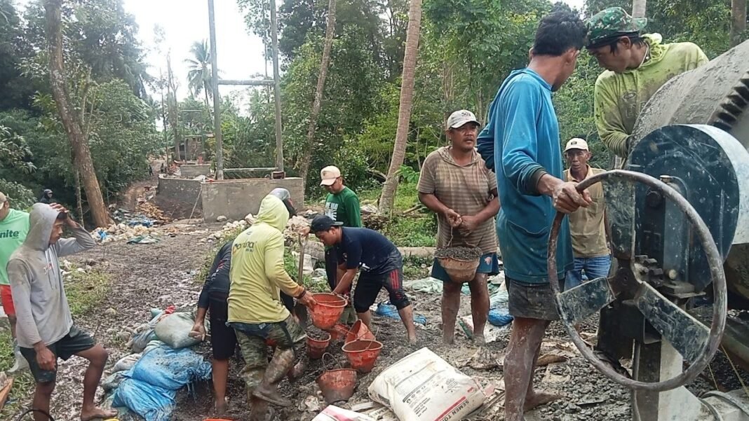 Lanjutan Pekerjaan Jembatan Gantung di Desa Taddang Palie oleh Satgas TMMD Ke-129
