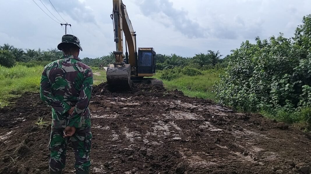 Satgas TMMD Ke-129 Kodim 0313/KPR Prioritaskan Perbaikan Titik Rawan Jalan Demi Keselamatan Warga