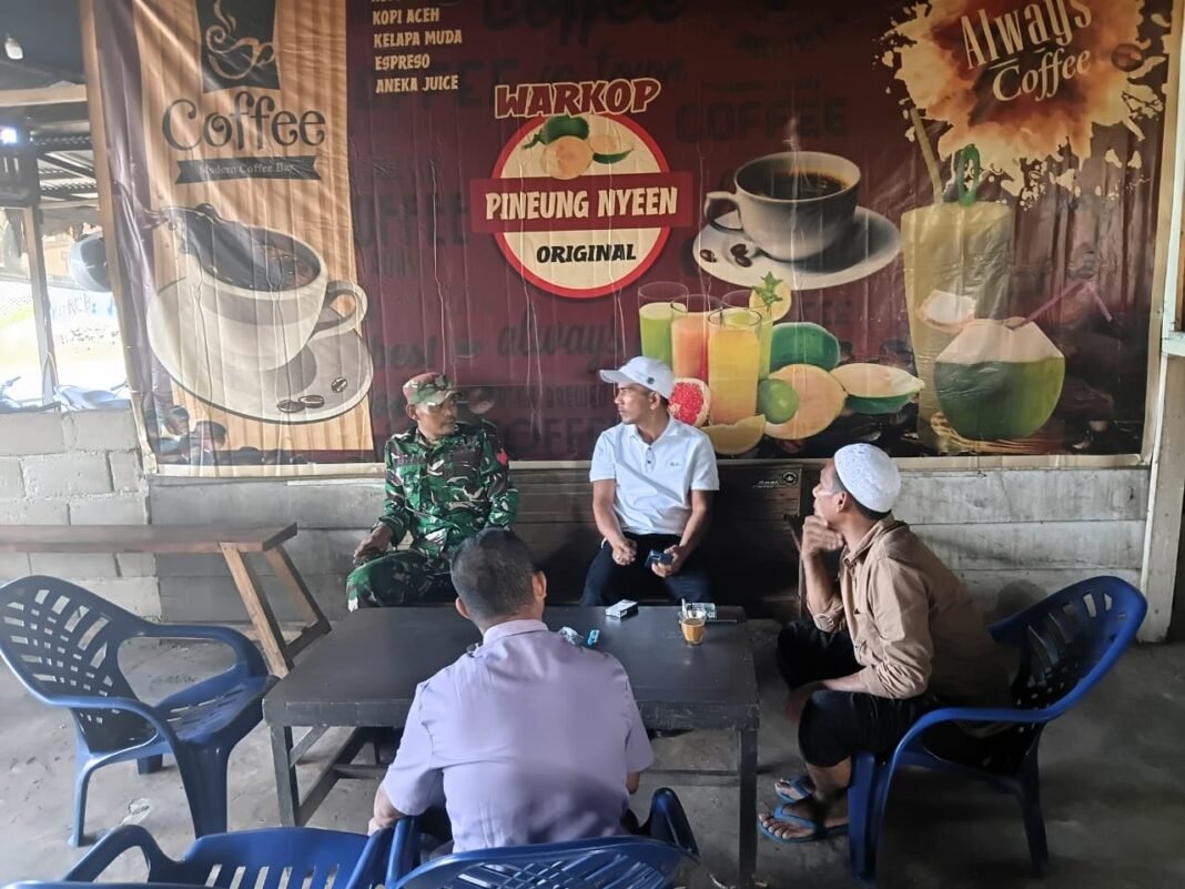 Babinsa Koramil 05/Panga Ajak Warga Bersama Menjaga Keamanan dan Kondusivitas Wilayah