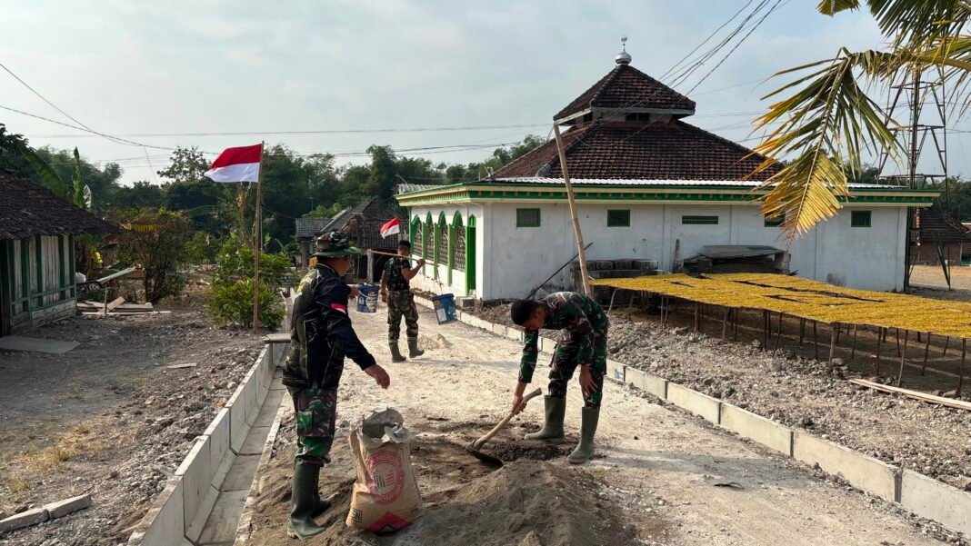 Satgas TMMD Tingkatkan Infrastruktur dengan Pembangunan Drainase di Krebet