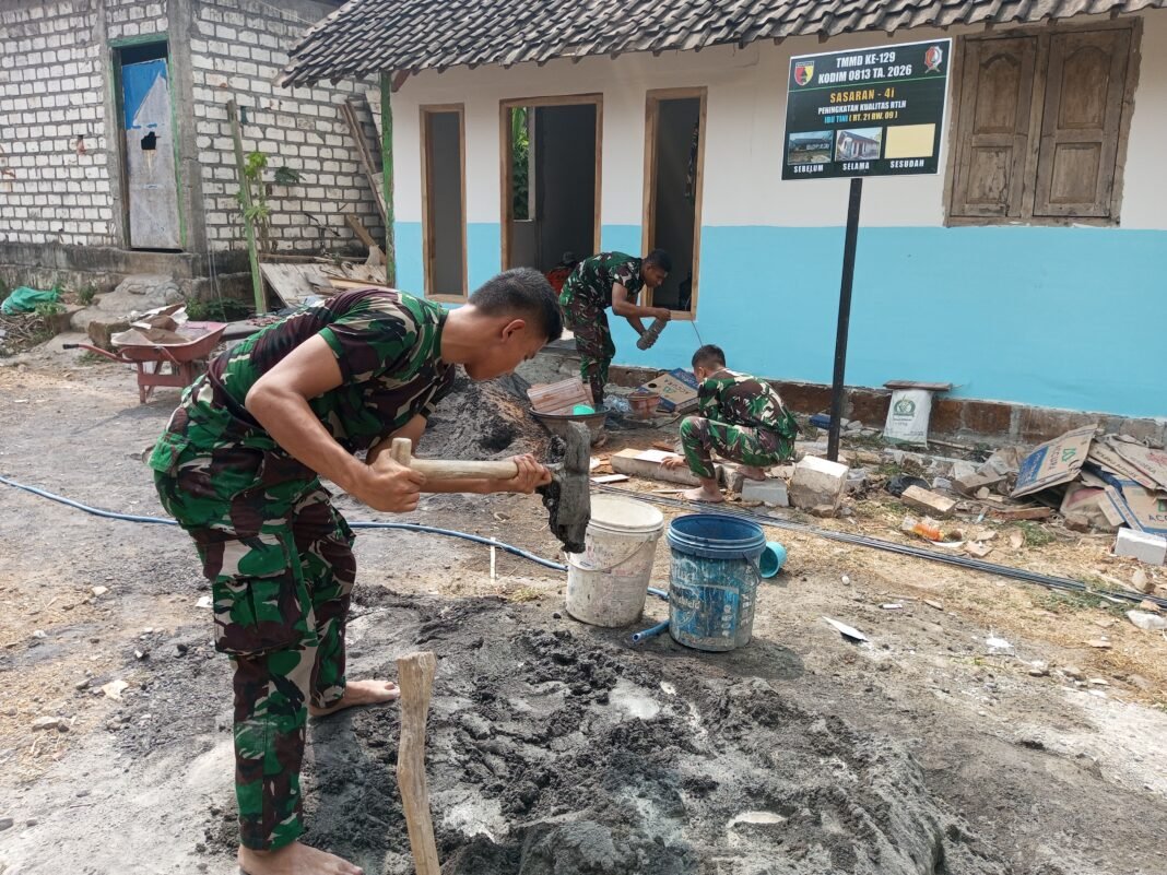 Rumah RTLH Bapak Kardo Hampir Rampung, Pengerjaan Pengecatan oleh Satgas TMMD Berlanjut