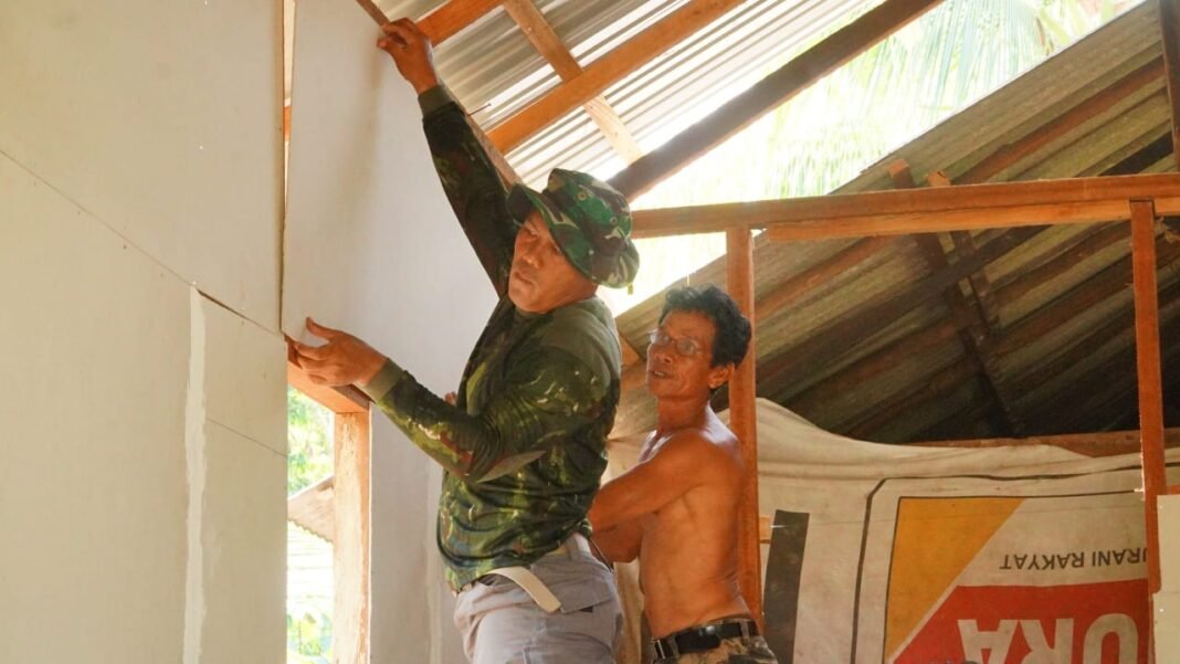 Kreativitas Bersama Satgas TMMD, Wujudkan Rumah Layak Huni di Kapuas