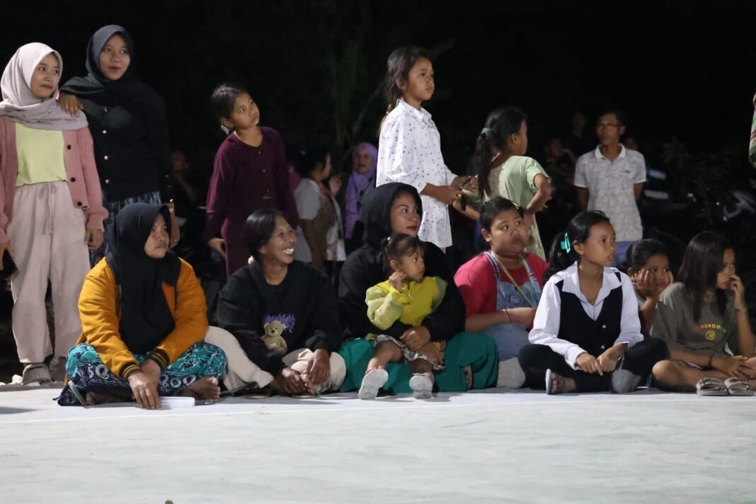 Sore Penuh Ceria: Desa Tlemang Sambut Lapangan Bola Voli Baru