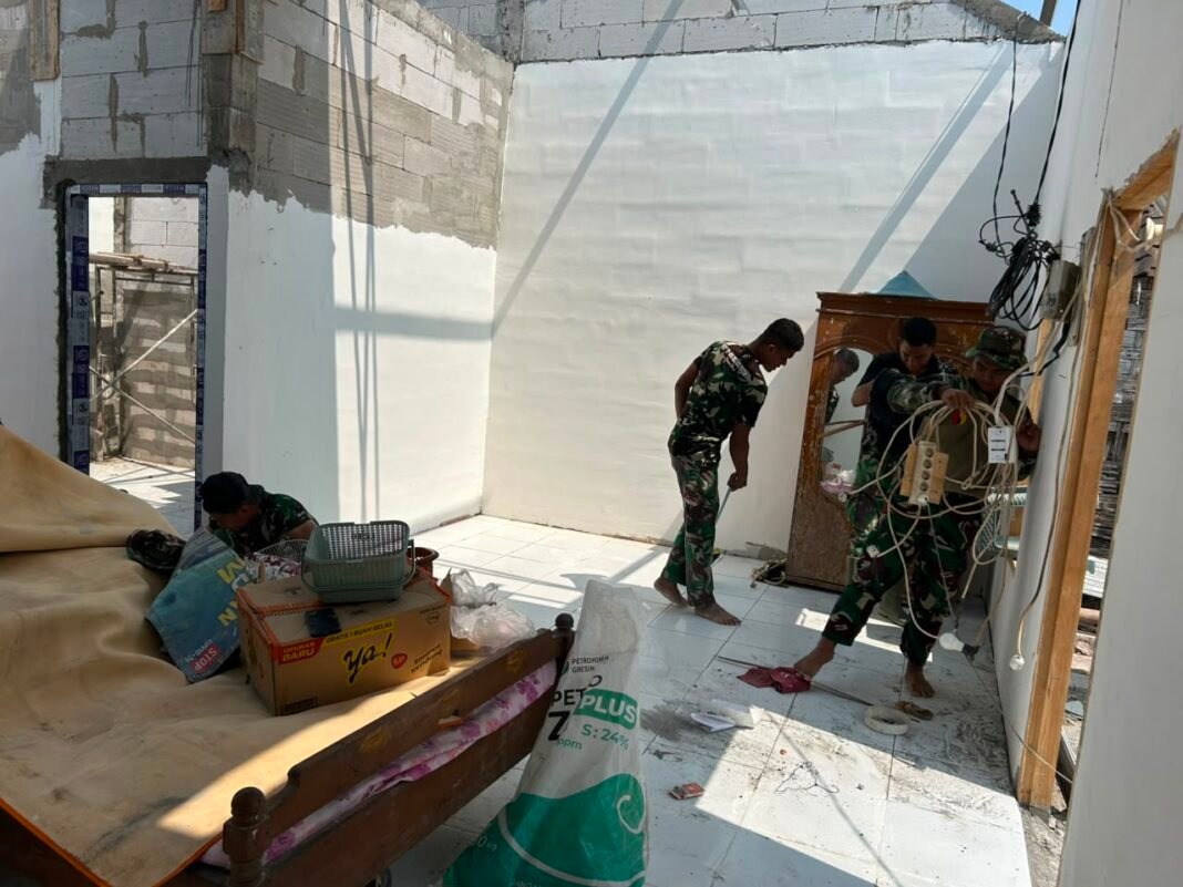 Proyek RTLH di Dusun Krebet oleh Satgas TMMD
