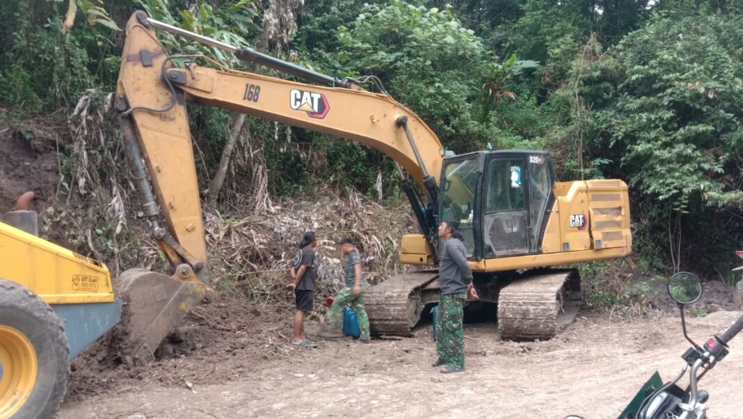 Kontribusi Excavator untuk Jalan TMMD Ke-129 di Desa Pattuku