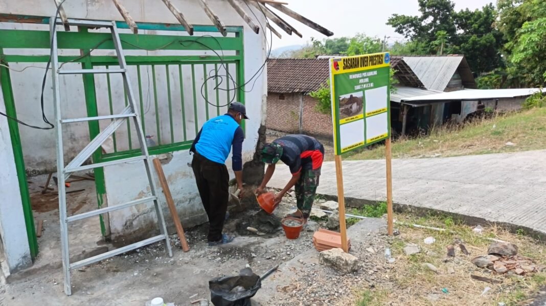 Satgas TMMD 129 Fokus Rehabilitasi Pos Kamling untuk Keamanan Desa Tlemang