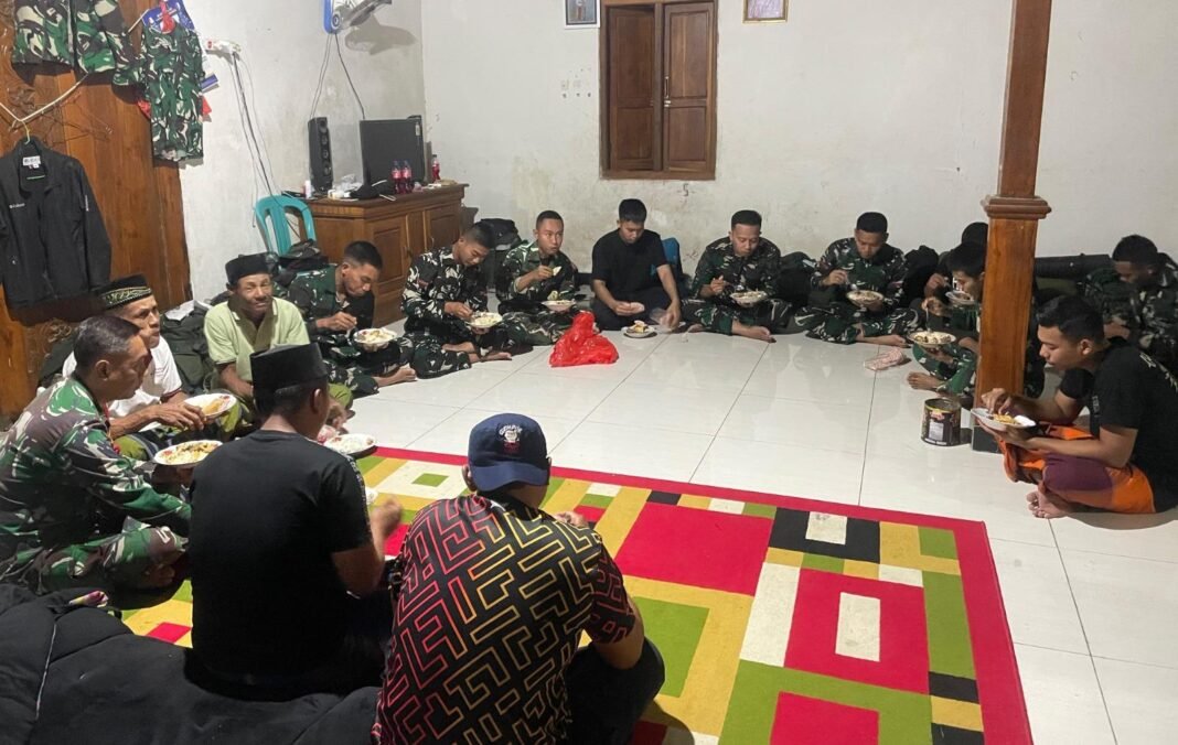 Nuansa Kebersamaan di Pos 1 Kesongo: Kerjasama Satgas TMMD 129 dengan Penduduk Desa