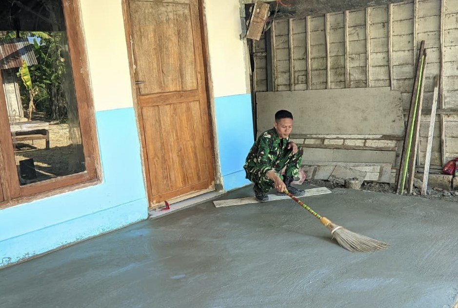 Inovasi Pembangunan: Sapu Lidi Ciptakan Lantai Aman di Bojonegoro