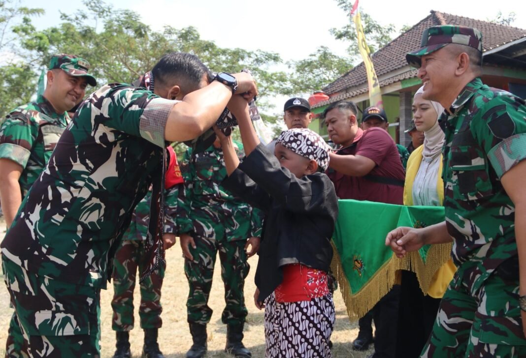 Potret Hangat Wasev TMMD ke-129: Senyuman Generasi Muda di Kesongo