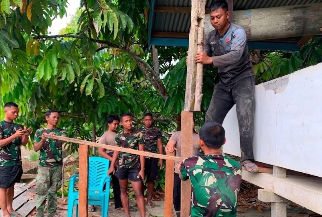 Upaya Penyediaan Air Bersih oleh Kodim 1206/Putussibau dalam Program TMMD