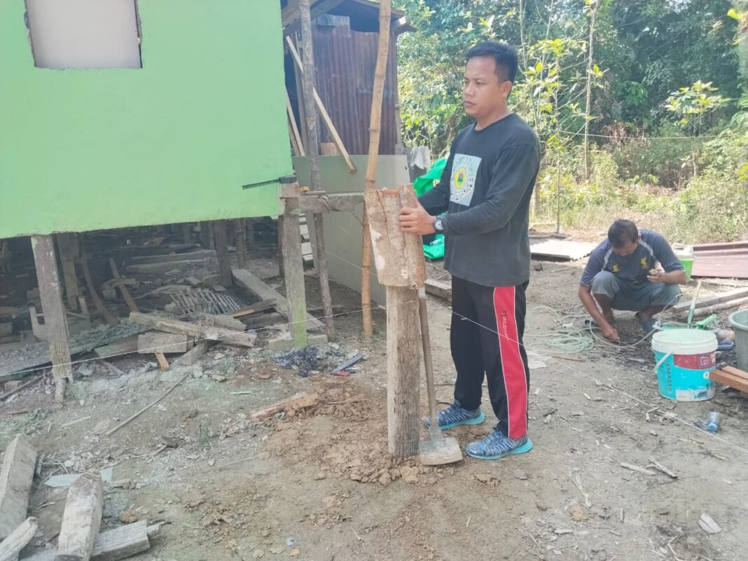 Partisipasi Aktif TNI dan Warga dalam Proyek RTLH Ibu Yustina Atoh