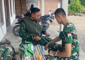 Menjaga Kesehatan Anggota TNI di TMMD 129 Bojonegoro