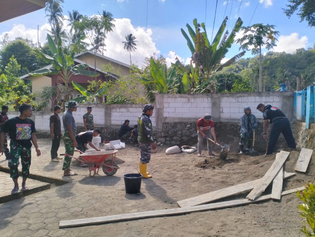 Membangun Kebersamaan, Satgas TMMD Ke-129 Kodim 1407/Bone dan Warga Perbaiki Masjid