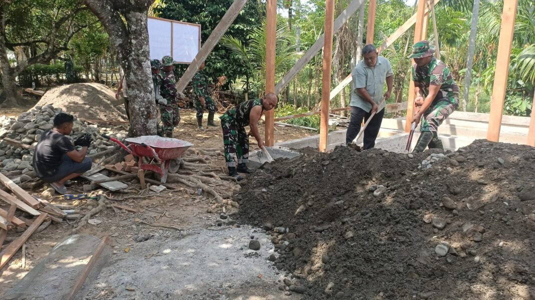 Aksi Sosial Satgas TMMD dan Komunitas dalam Membangun Hunian yang Layak