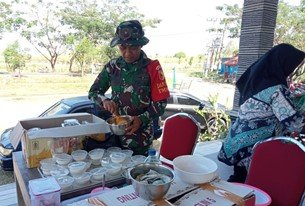 Lettu Purnomo: Meningkatkan Keterikatan Melalui Pembelajaran Donat di TMMD 129