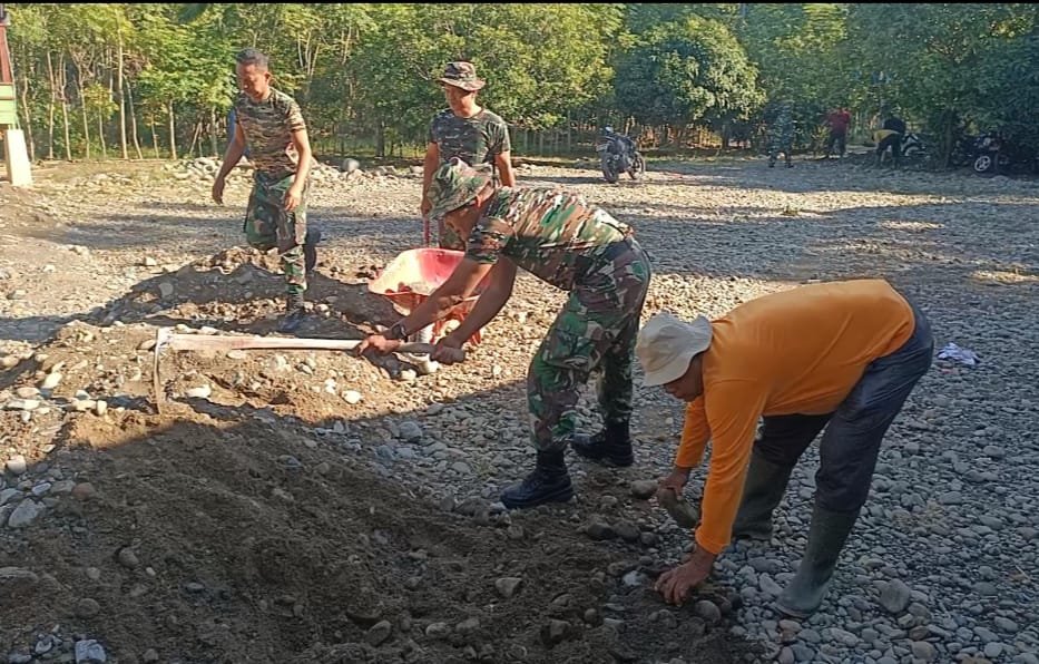Kolaborasi Satgas TMMD dan Komunitas dalam Pembangunan Fasilitas Sanitasi di Dayah Babul Ula