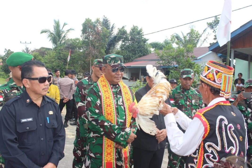 Tim Wasev TMMD Diterima dengan Hangat oleh Warga Ulak Pauk
