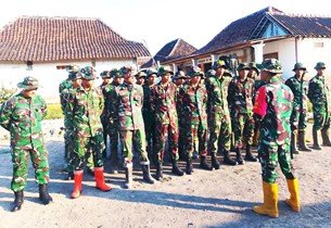 Kegiatan TMMD 129: SST-1 SSK Gelar Apel Pagi di Bojonegoro