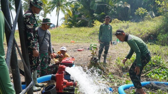 Berkat Kolaborasi TNI dan Warga, Aliran Air Bersih di Umbele Berfungsi Baik