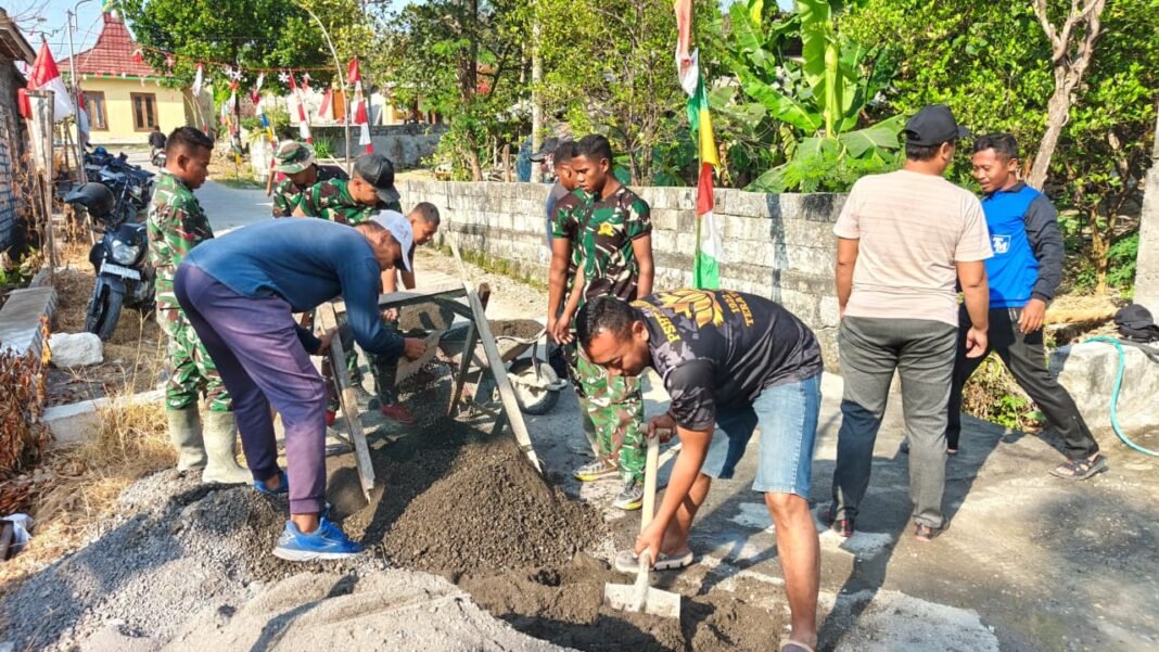 Cermat dalam Pengayakan Pasir, TMMD 129 Ciptakan Bangunan Berkualitas di Desa Tlemang