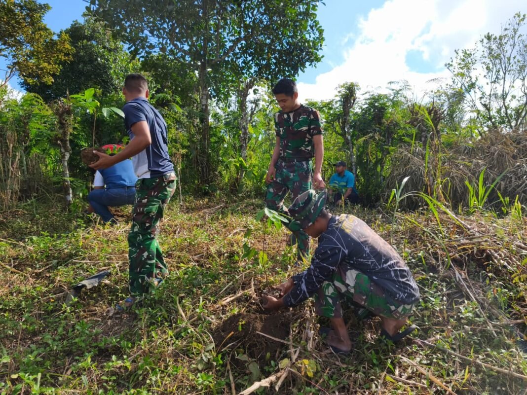 Aksi Kolaboratif di TMMD Bangli Melalui Penanaman Pohon