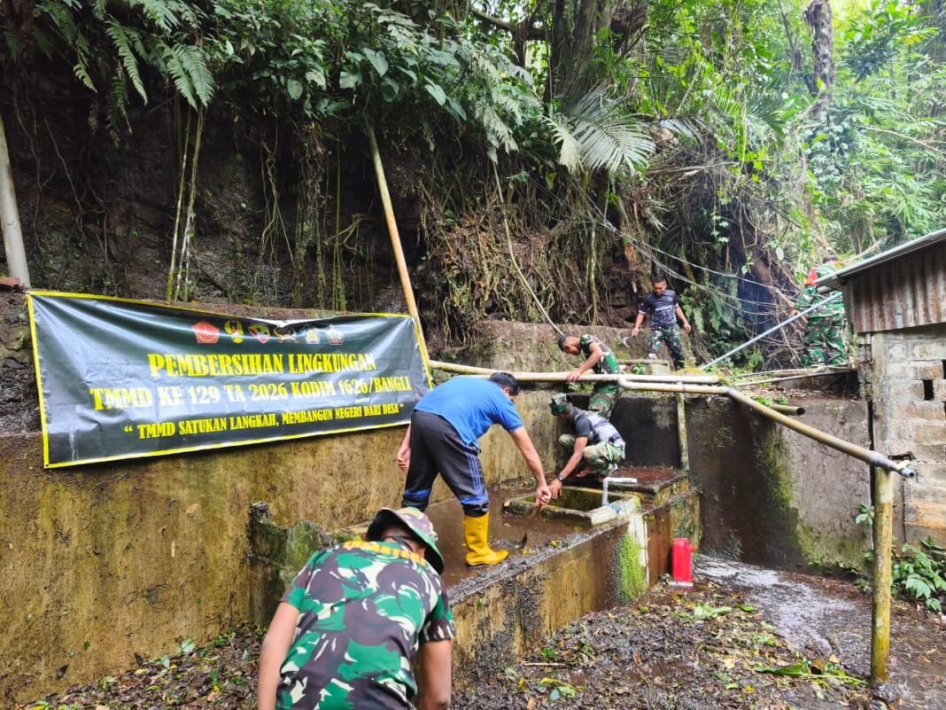Semangat Satgas TMMD Ke-129 Dalam Menjaga Sumber Air di Bangli