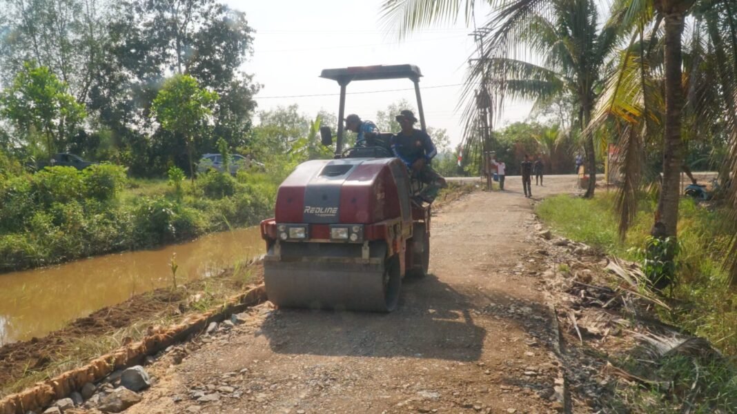 Pemeriksaan Alat Berat TMMD, Pembangunan Jalan Desa Bandar Raya Diharapkan Tercapai Sukses