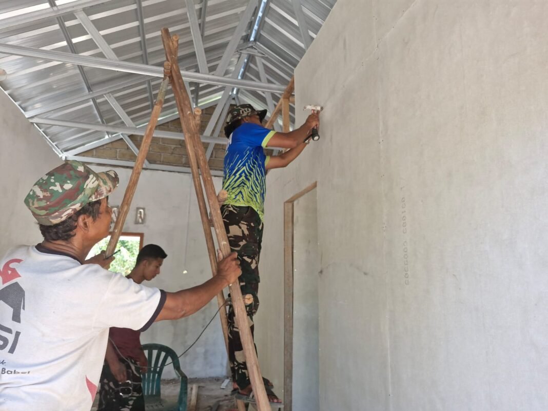 Proses RTLH Bapak Ardiansyah Semakin Dekat ke Penyelesaian, Sekat Kamar Sudah Terpasang