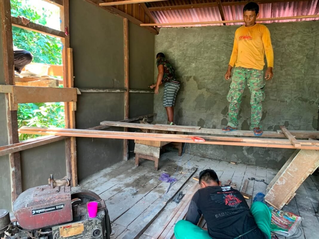 Rehabilitasi RTLH dalam TMMD ke-129, Kodim 1206/Putussibau Bertekad Wujudkan Hunian Sehat