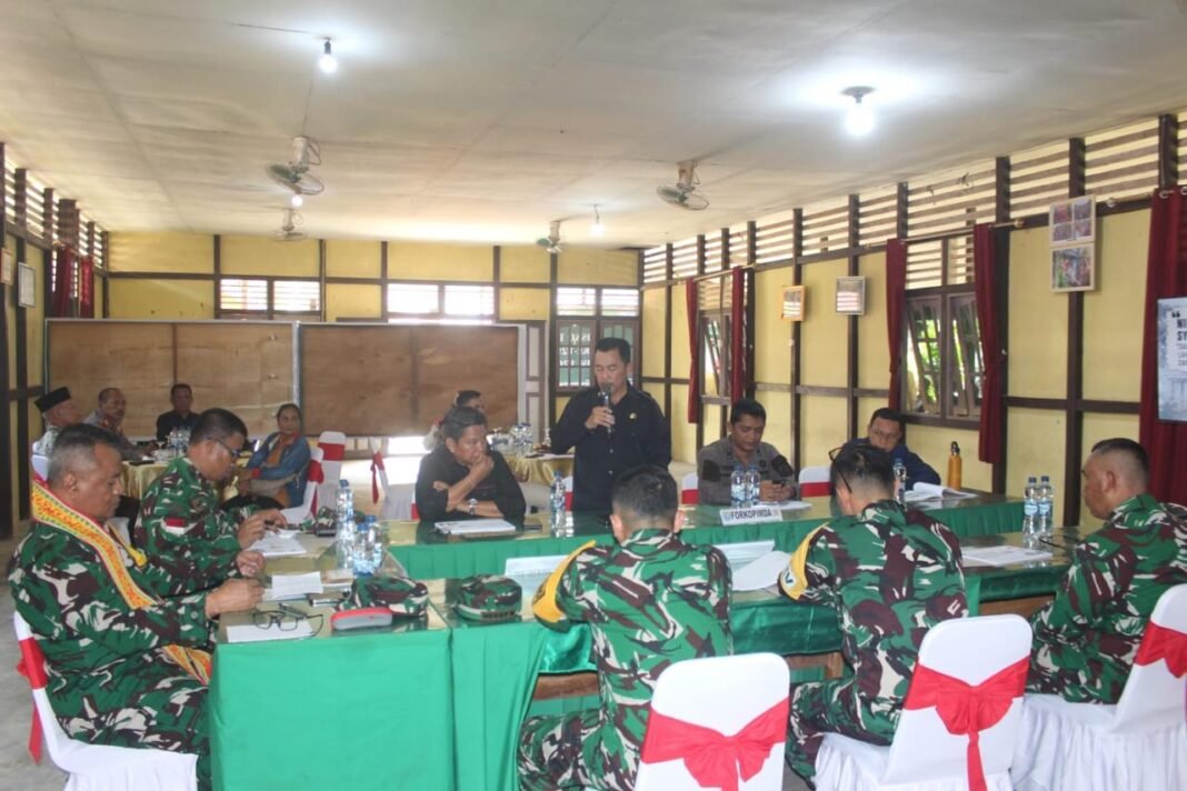 Sinergi TNI dan Masyarakat Dukung TMMD Regtas Ke-129 Kodim 1206/Putussibau