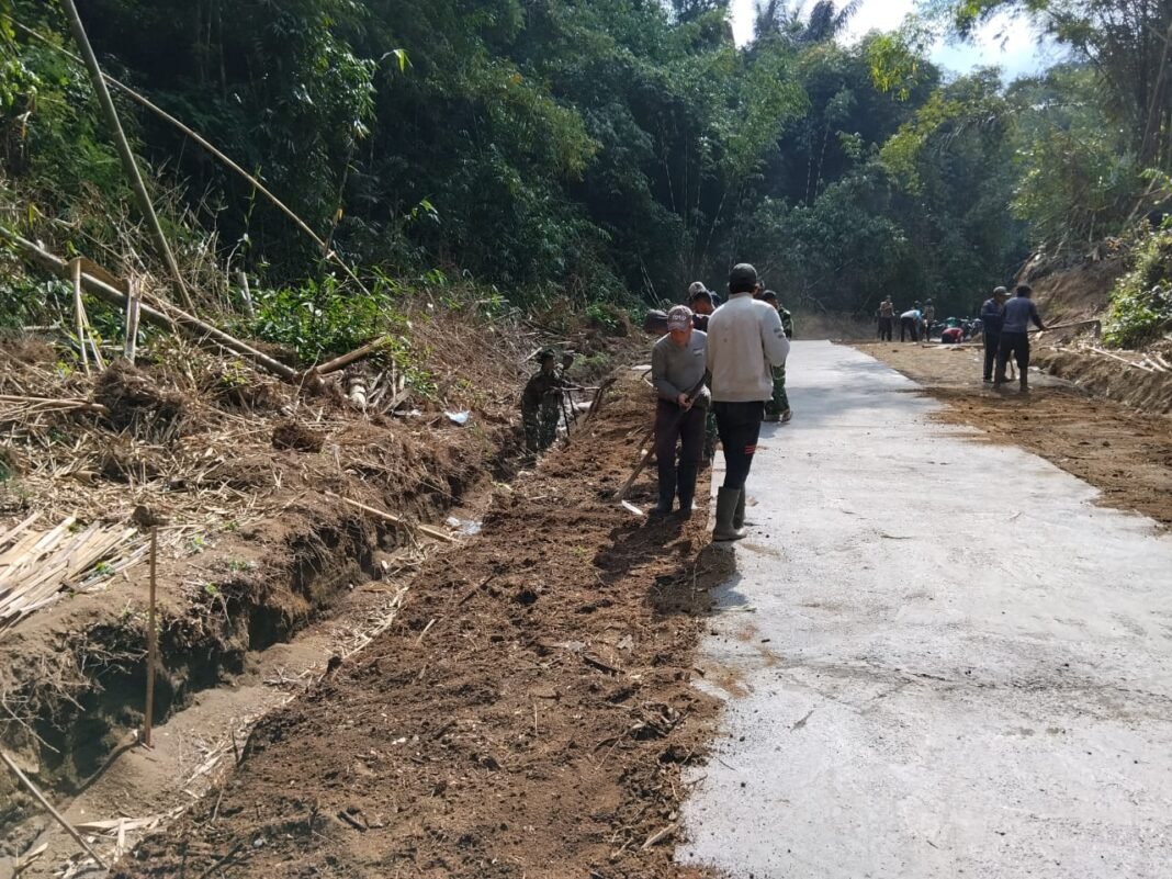 TMMD Sukses, Jalan Desa Sekardadi Kini Siap untuk Digunakan