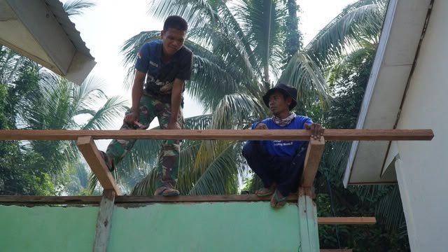 Satgas TMMD Bantu Fasilitas MCK di SDN Polewali