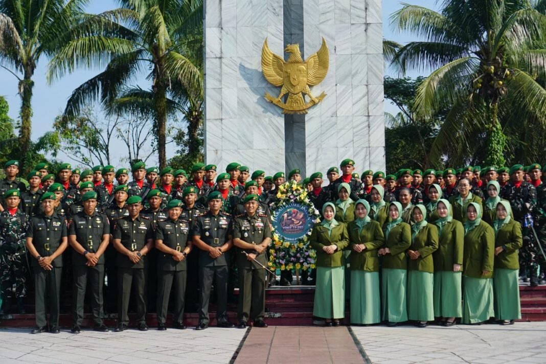 Peringatan HUT ke-1 Yonif TP 880/Banuanta Melalui Ziarah dan Tabur Bunga