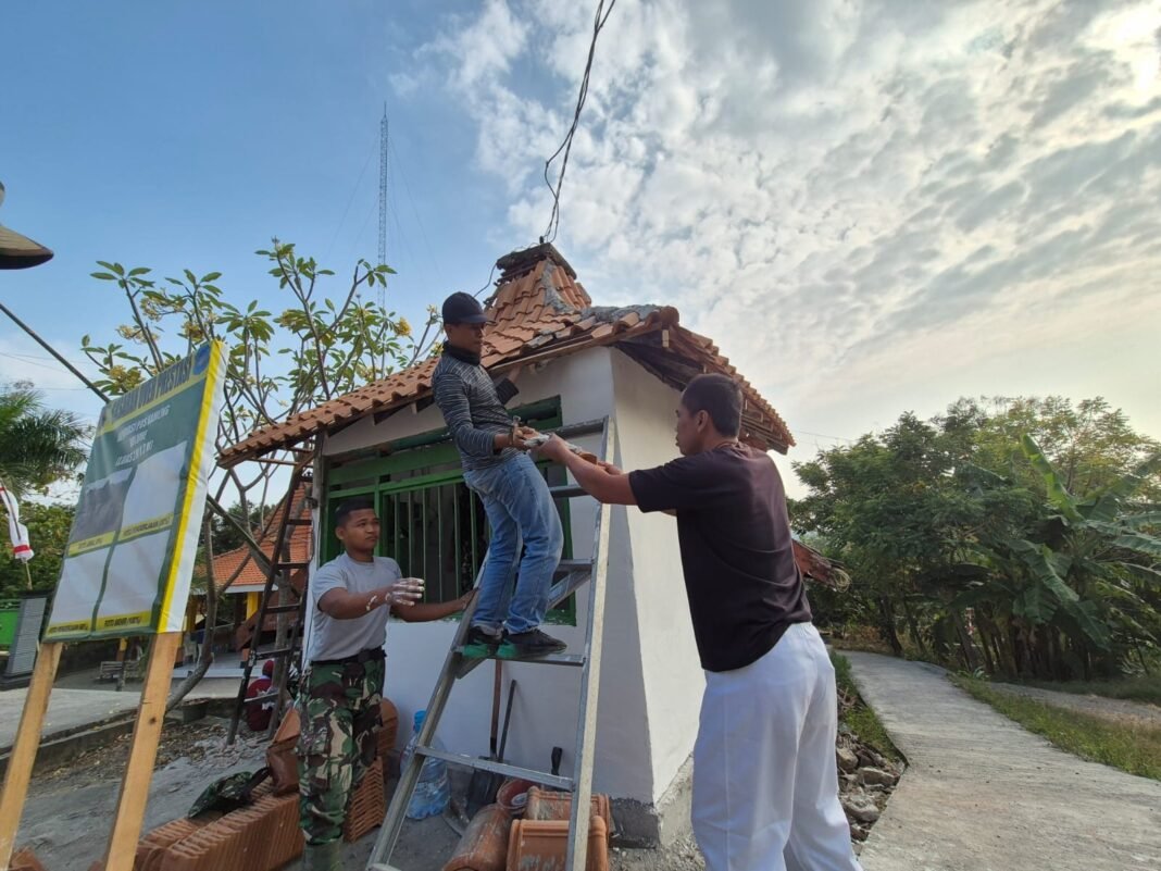 Pembangunan Pos Kamling di Desa Tlemang Dapat Dukungan Penuh dari Satgas TMMD