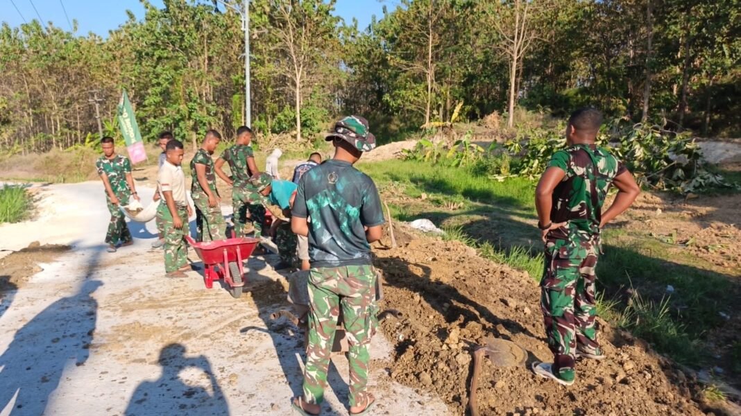 Kemanunggalan TNI dan Masyarakat di TMMD