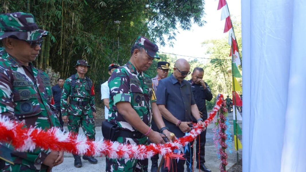 Peresmian Jalan Rabat Beton oleh Danrem 163/Wira Satya di Kabupaten Bangli