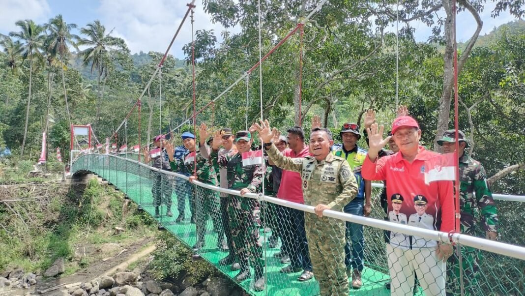 Jembatan Gantung Hasil TMMD ke-129 Resmi Beroperasi