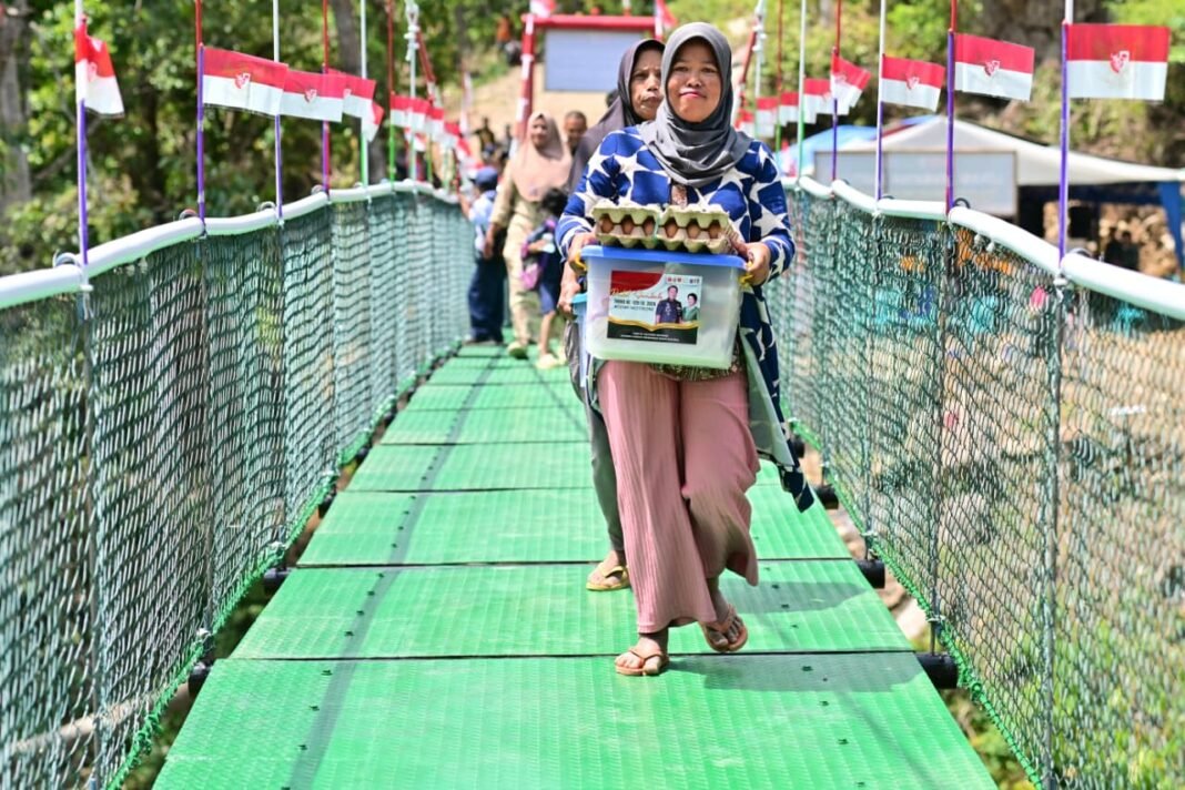 Momen Bahagia di Pembukaan Jembatan Gantung Patukku