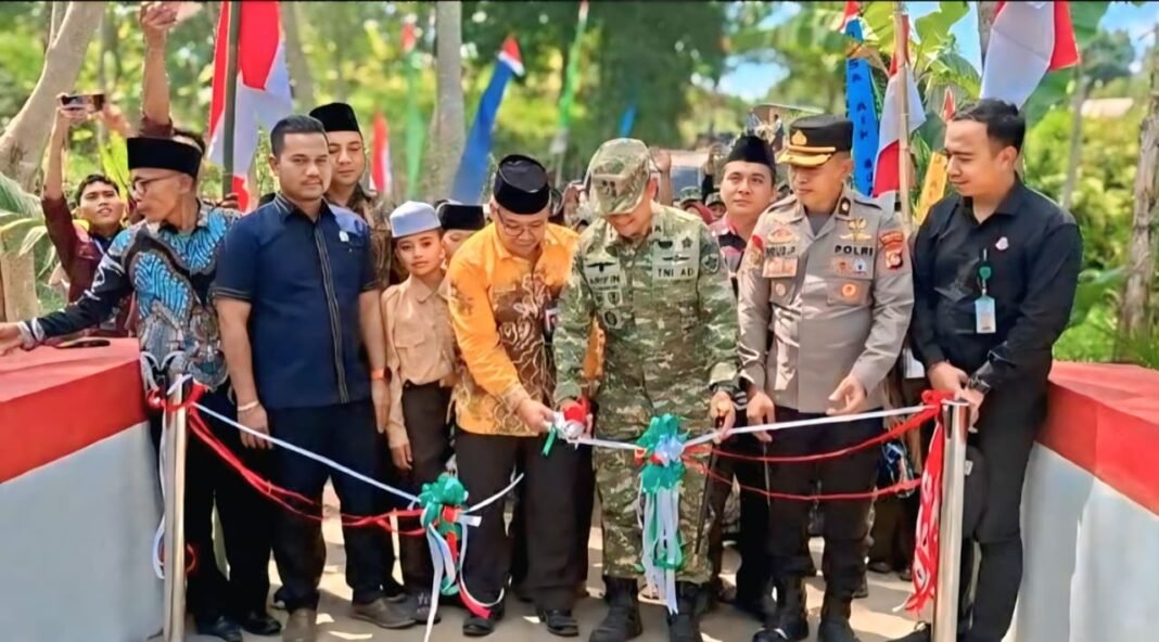 Pembangunan Jembatan dan Sumber Air Bersih, Dandim 1620/Loteng Menghadiri Peresmian