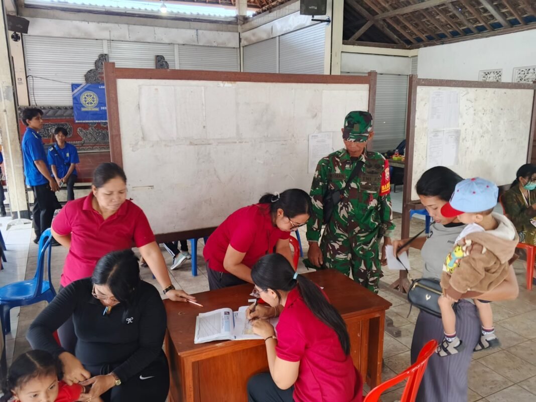 Sinergi TNI dan Nakes Tingkatkan Kualitas Kesehatan Masarakat, Babinsa Sulang Dampingi Posyandu ILP