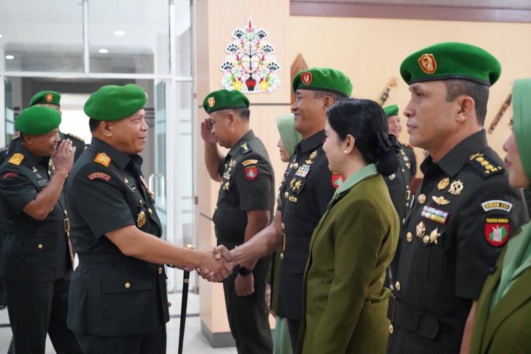 Danrem 102/Pjg Turut Serta dalam Acara Sertijab Kodam XXII/Tambun Bungai