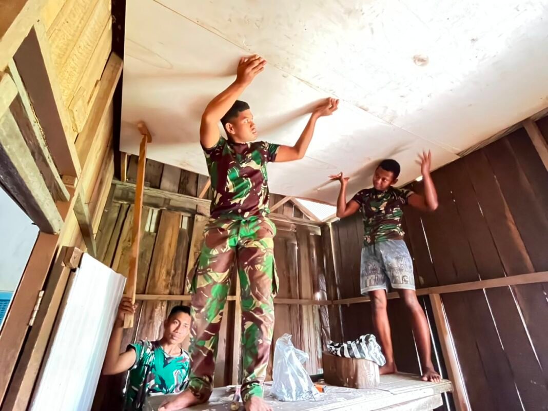 Semangat Prajurit Brigif TP 32/Mangkalihat dalam Membangun Hunian Warga