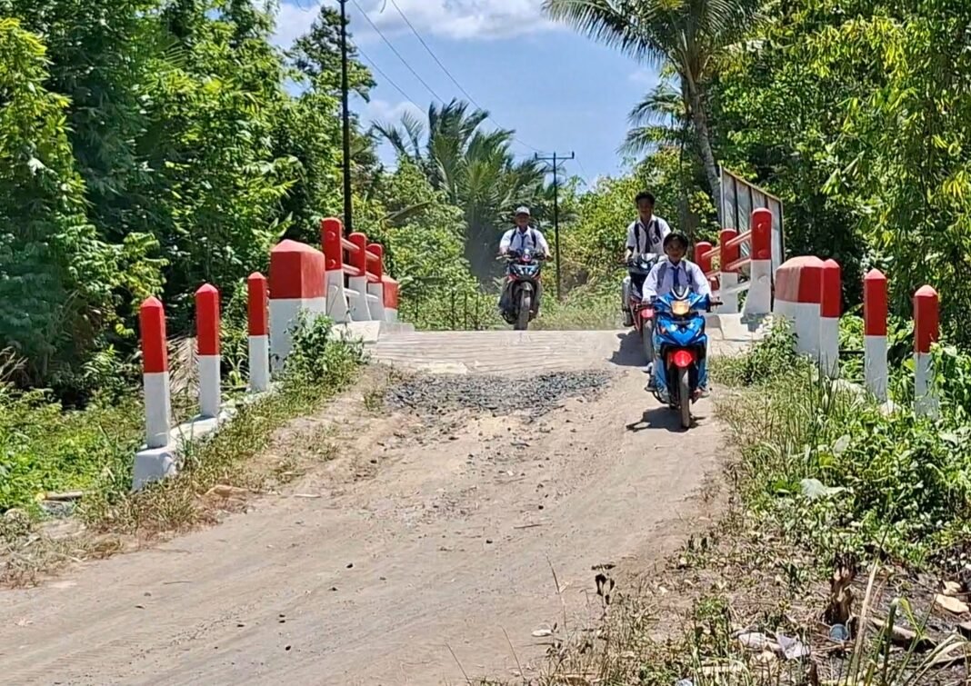Jembatan Garuda: Akses Saluran Hidup Warga Kao Barat yang Lebih Aman