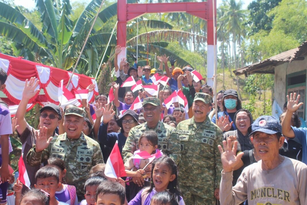 Dandim 1309/Manado Dampingi Pangdam XIII/Merdeka Tinjau Pembangunan Jembatan Perintis Garuda di Minahasa Utara