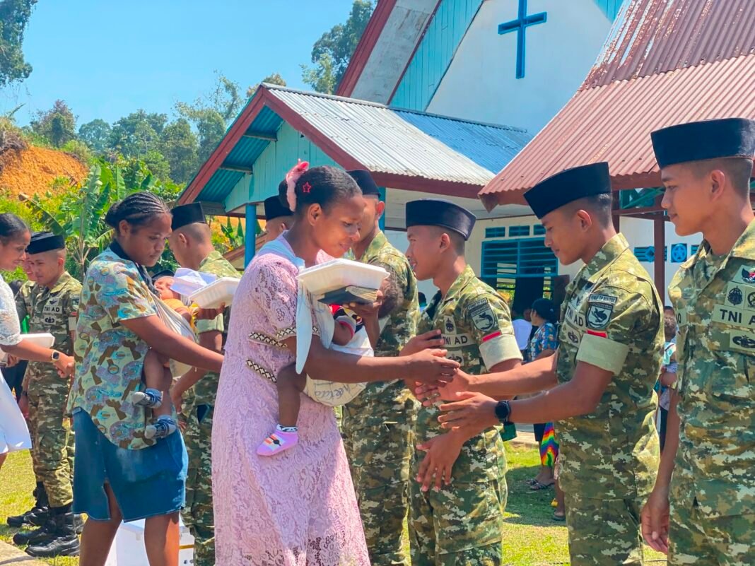 Minggu Kasih: Dewelapan Yonif TP 859/RBK Sapa Jemaat GKI Immanuel Masram