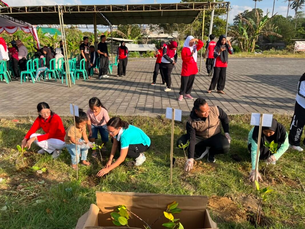 Kegiatan Peduli Lingkungan dalam Rangka HUT RI Ke-81 di Kampung Kusamba