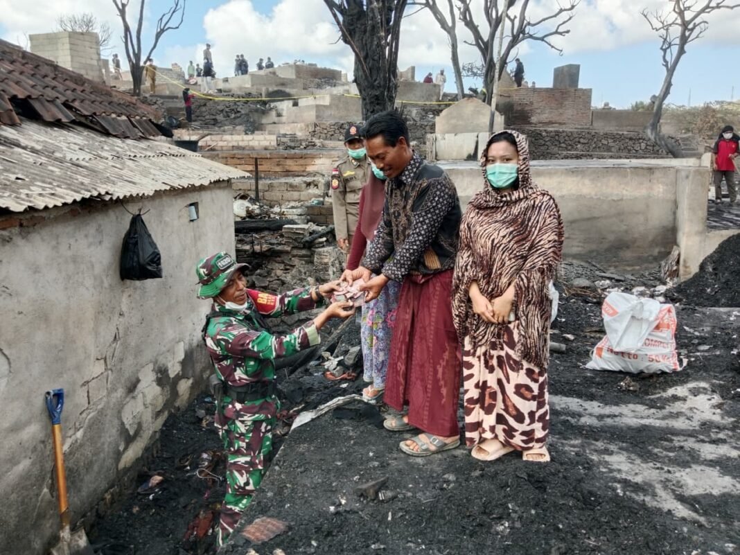 Bantuan TNI di Sade: Penemuan Uang Korban Kebakaran Menjadi Simbol Kemanusiaan