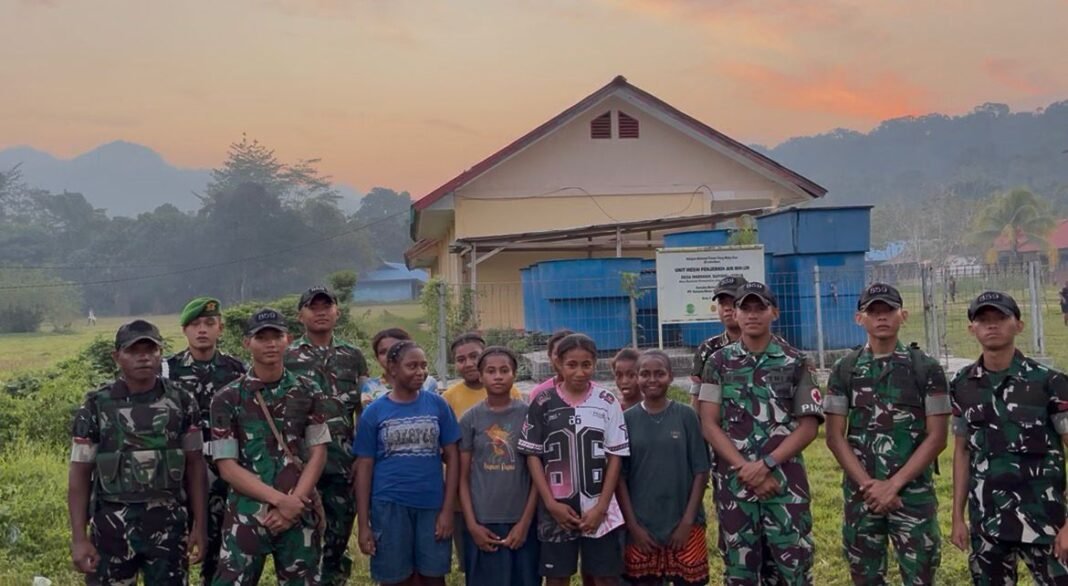 Langkah Nyata Yonif TP 859/RBK Jaga Ekosistem dan Kesehatan Masyarakat Kampung Aminweri
